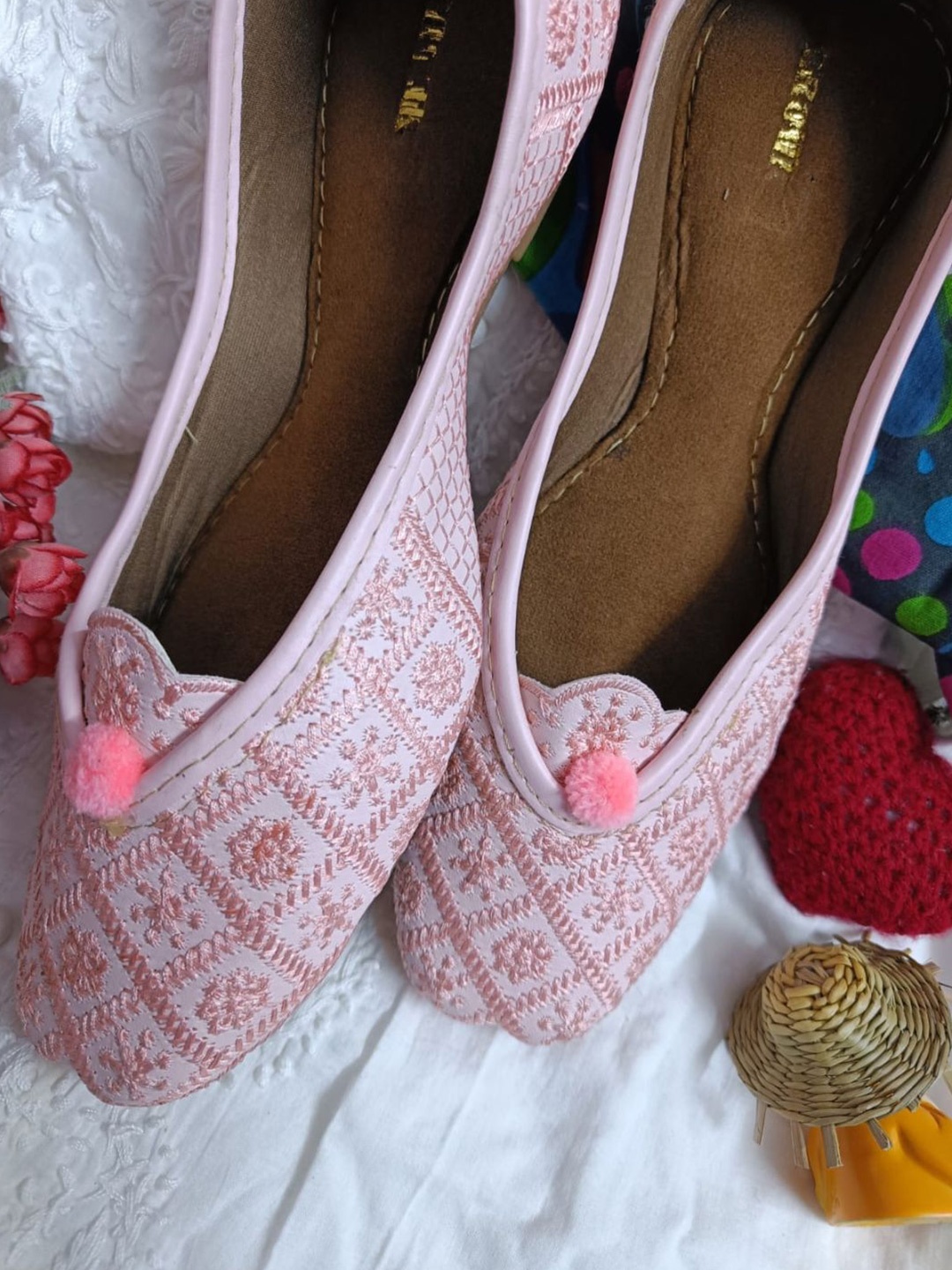 

Anouk Women Embellished Ethnic Mojaris with Embroidered Flats, Pink