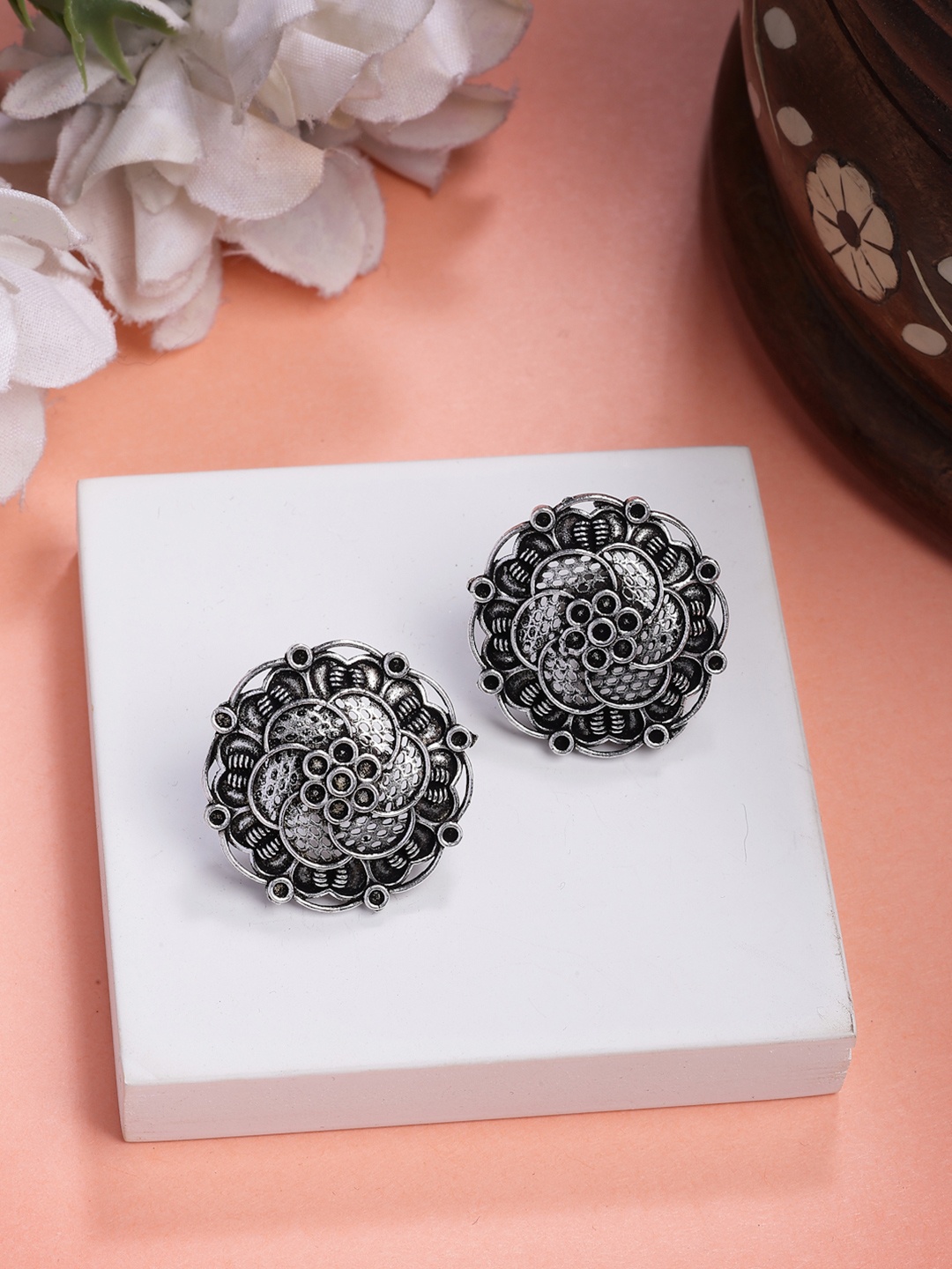 

Anouk Women Silver Plated Oxidised Floral Design Stud Earrings