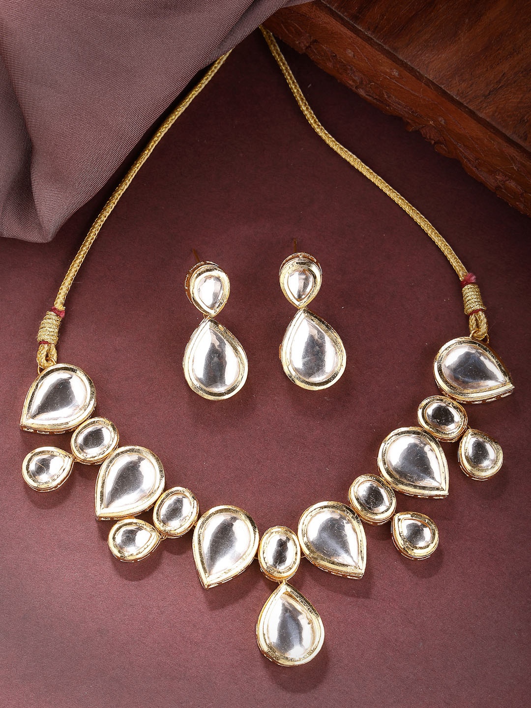 

Anouk Women Gold Kundan-Studded Handcrafted Jewellery Set