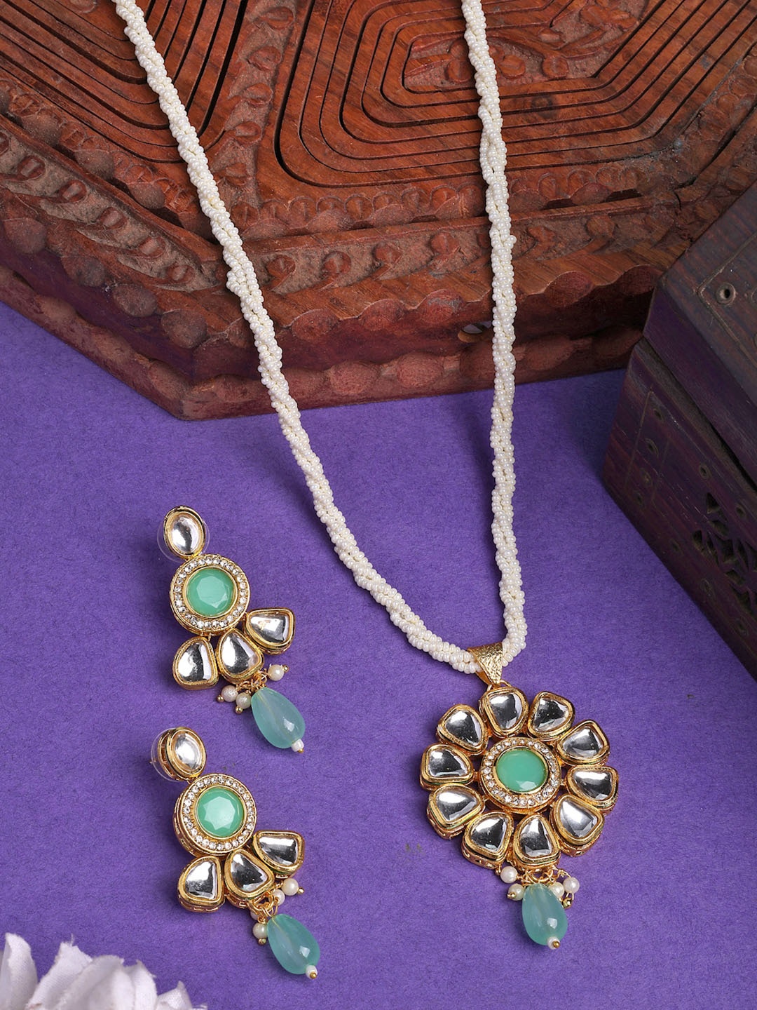 

Anouk Women Green Stones with Kundan Studded Long Jewellery Set, Gold