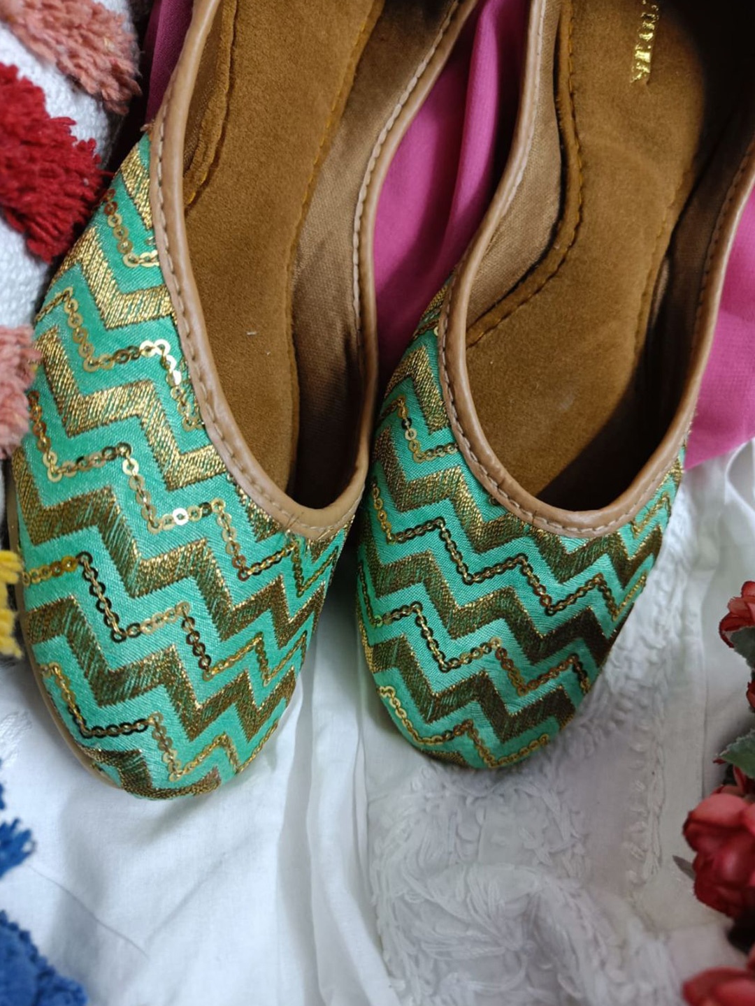 

Anouk Women Embellished Ethnic Mojaris Flats, Green