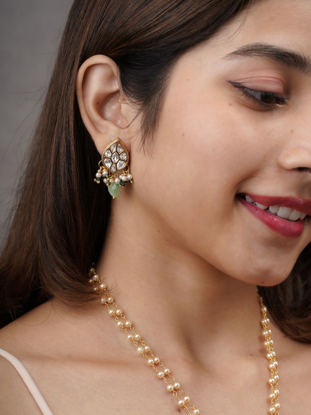 

AARSEE OFFICIAL Anti-Tarnish 22KT Gold-Plated Exquisite Kundan set