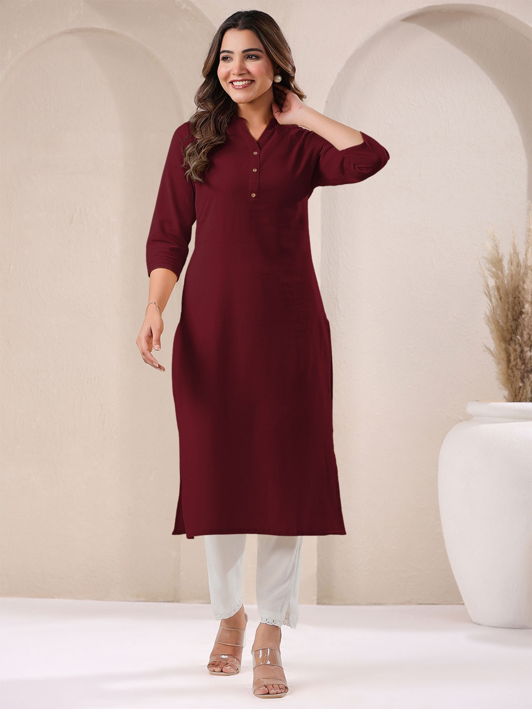 

Janasya Women Maroon Cotton Solid Straight Kurta