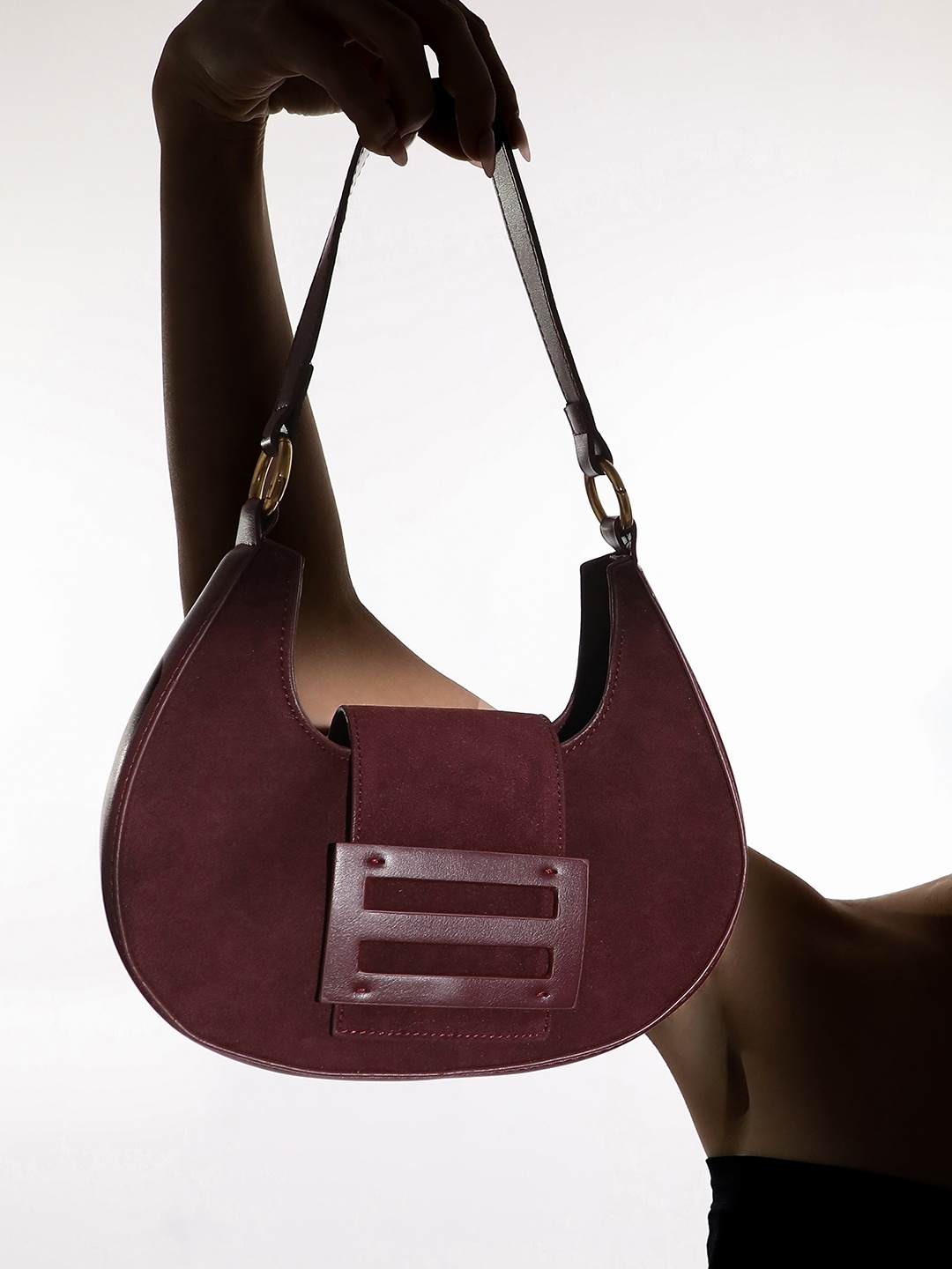 

HAUTE SAUCE by Campus Sutra Suede Structured Shoulder Bag with Tasselled, Red