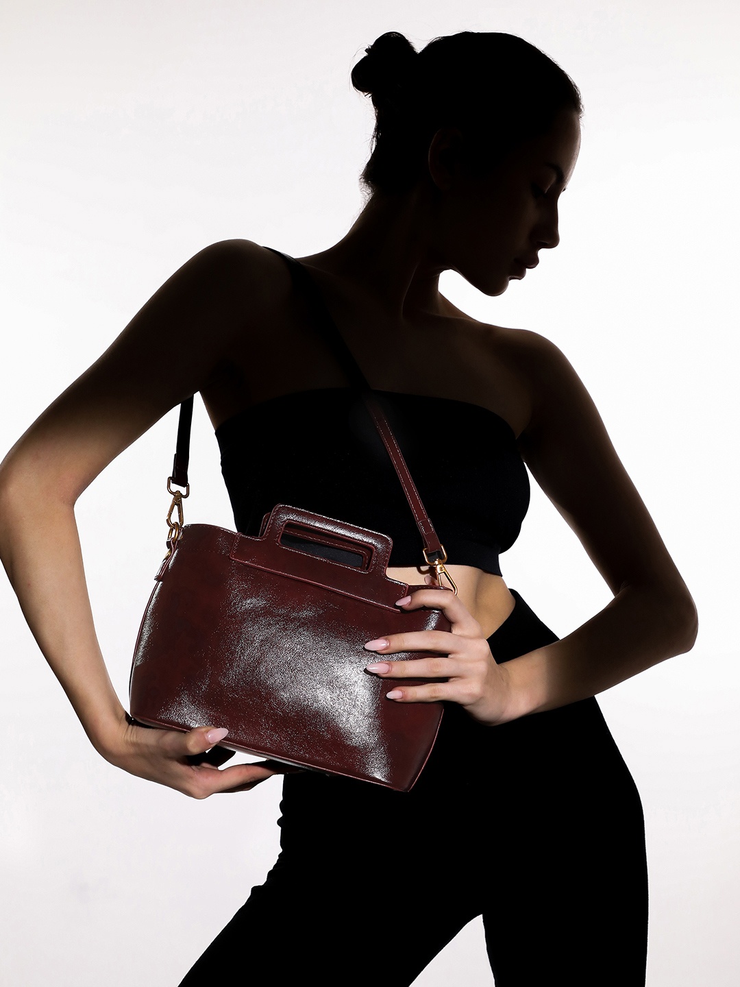 

HAUTE SAUCE by Campus Sutra Leather Structured Shoulder Bag with Cut Work, Brown