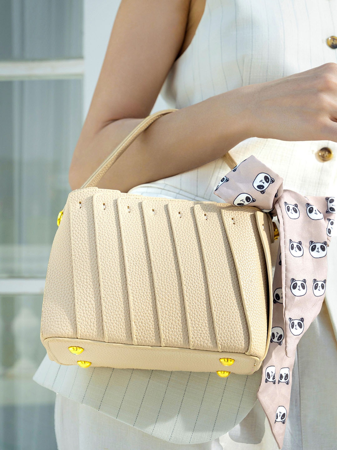 

HAUTE SAUCE by Campus Sutra Leather Structured Shoulder Bag, Beige
