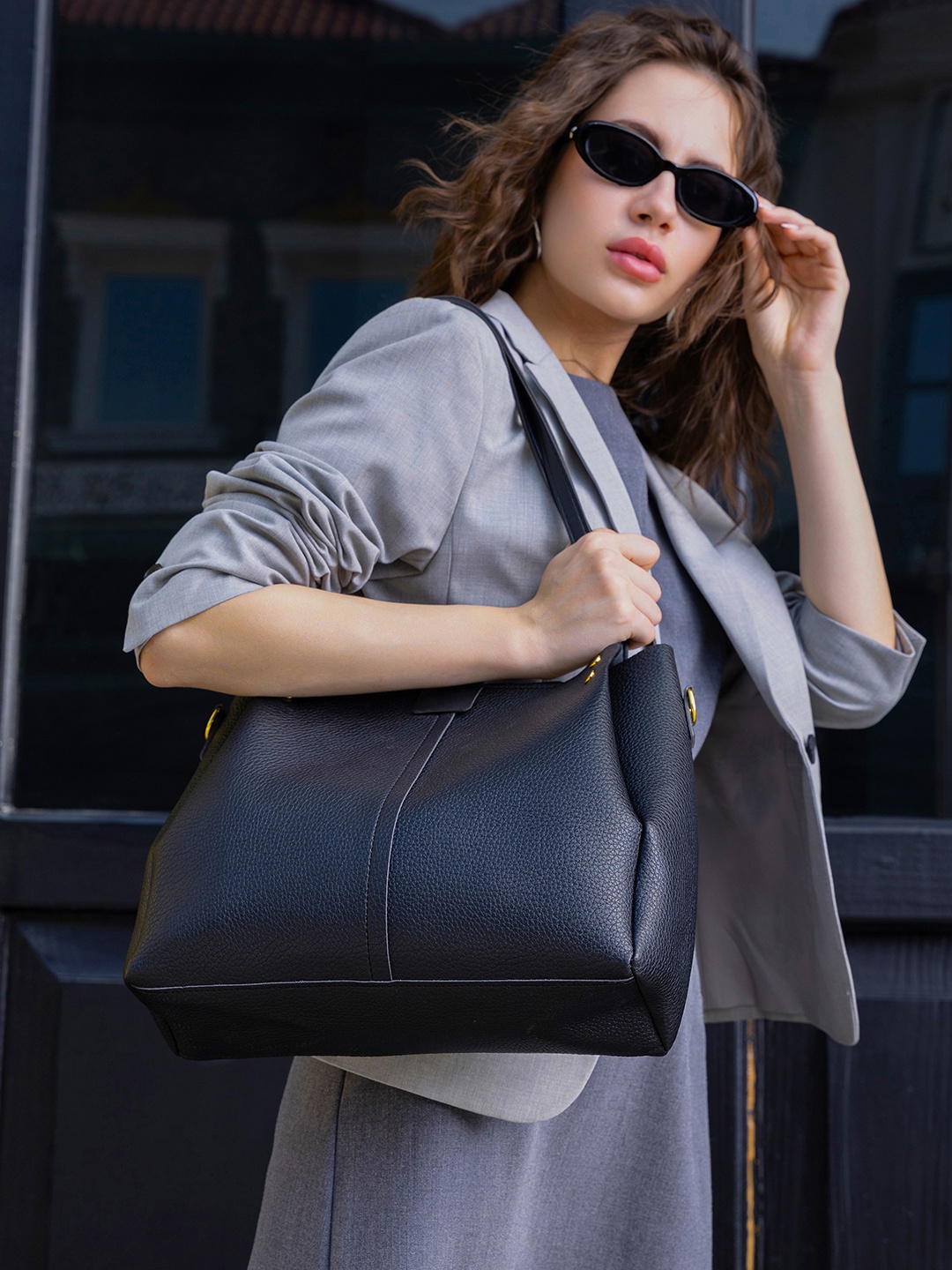 

HAUTE SAUCE by Campus Sutra Leather Bucket Shoulder Bag with Cut Work, Black