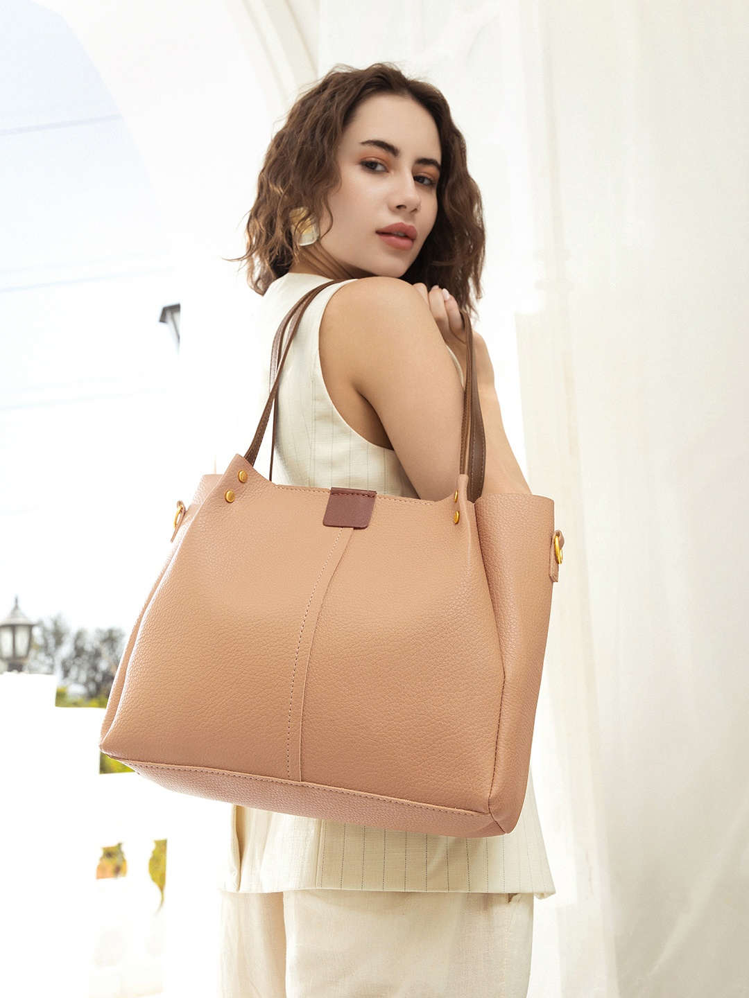 

HAUTE SAUCE by Campus Sutra Leather Swagger Shoulder Bag, Beige