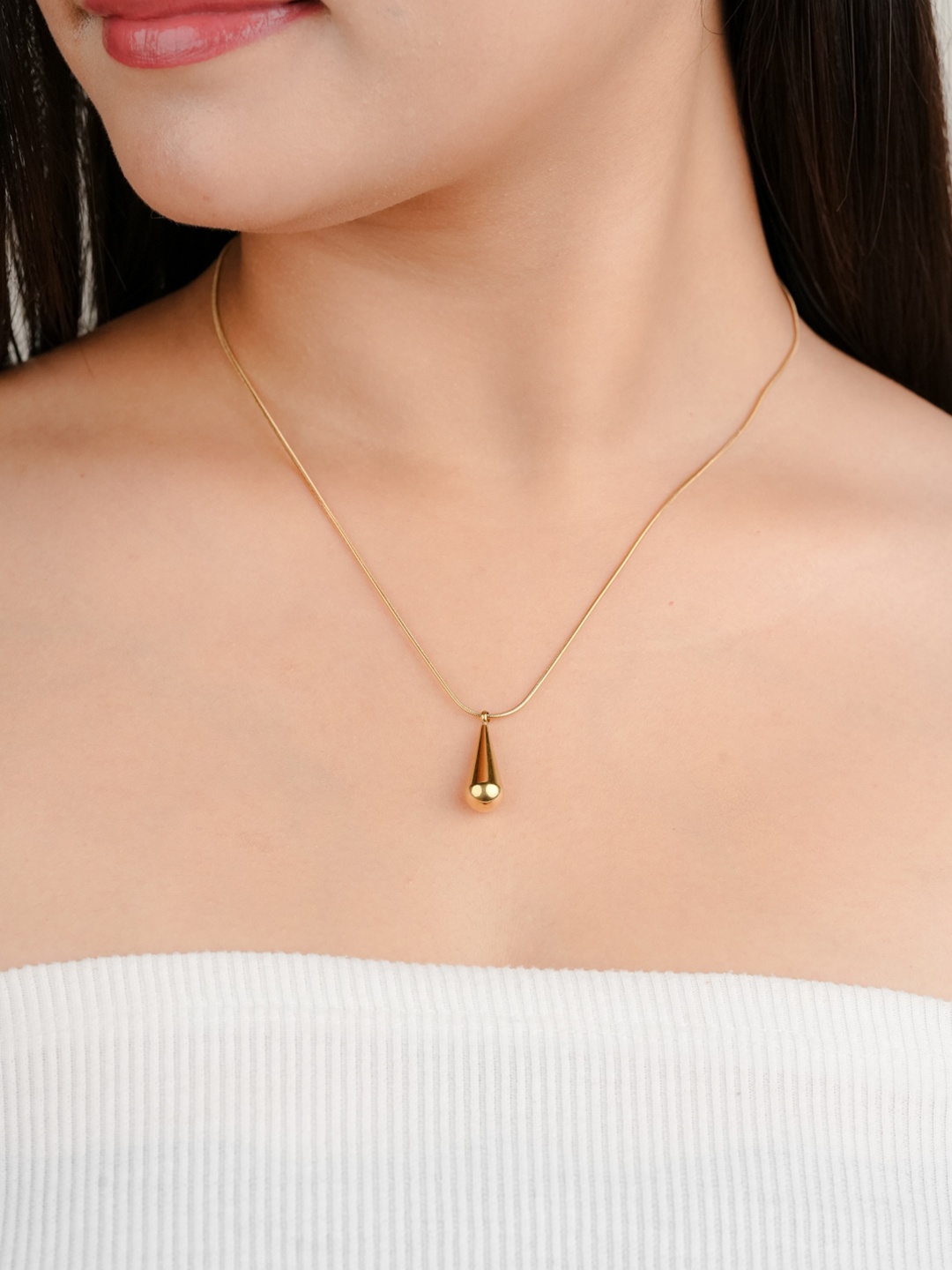 

Zeraki Jewels Gold-Plated Contemporary Pendants