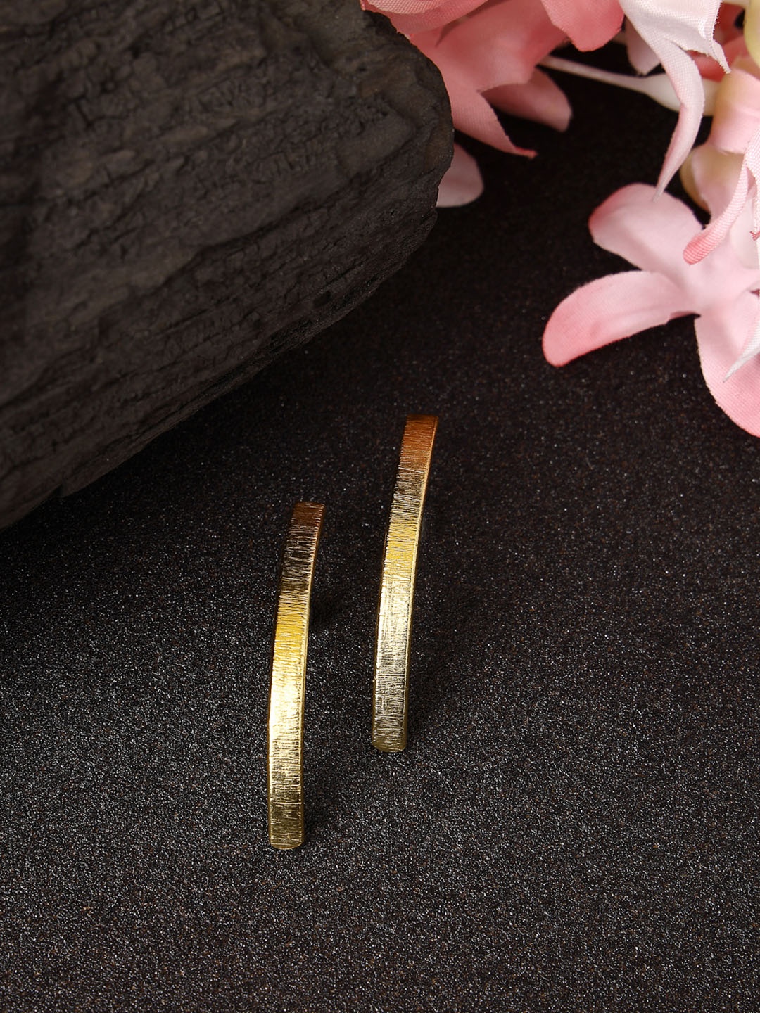 

DressBerry Women Gold-Plated Geometric Shape Drop Earrings