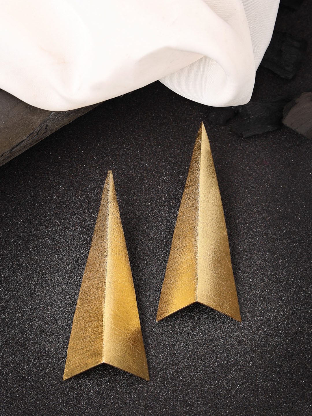 

DressBerry Women Gold-plated Geometric Shape Drop Earrings