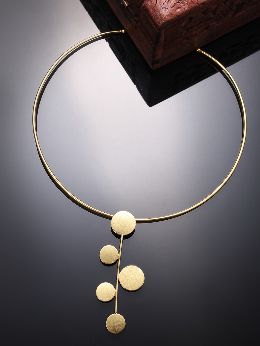 

DressBerry Gold-plated Circular Minimal Necklace