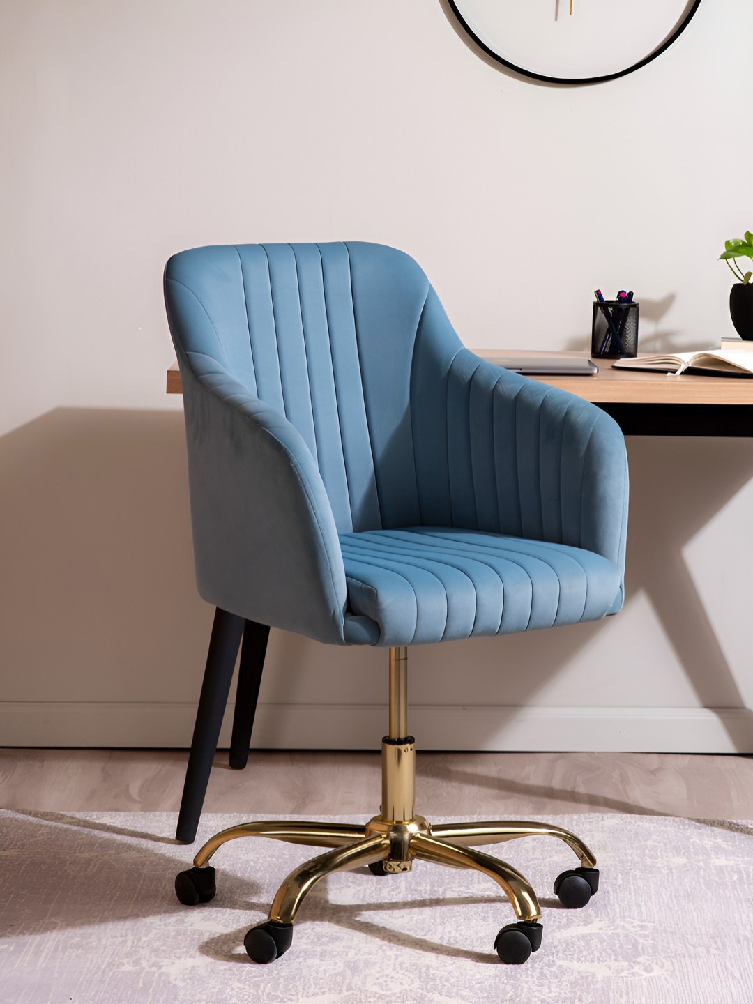 

nestroots Luxurious Blue & Gold Toned Velvet Office Designer Chair