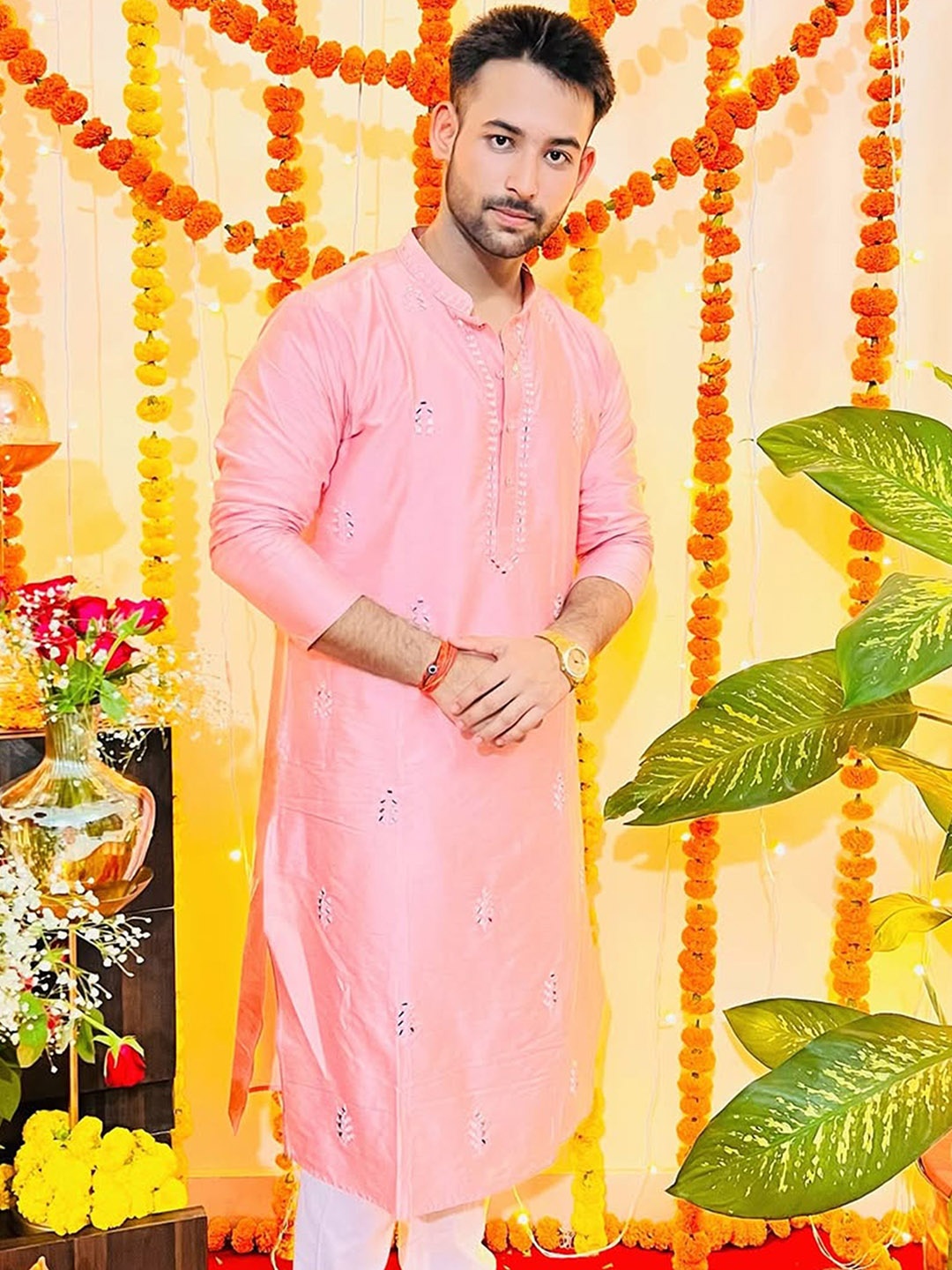 

KISAH Embellished Mandarin Collar Cotton Thread Work Straight Kurta, Pink