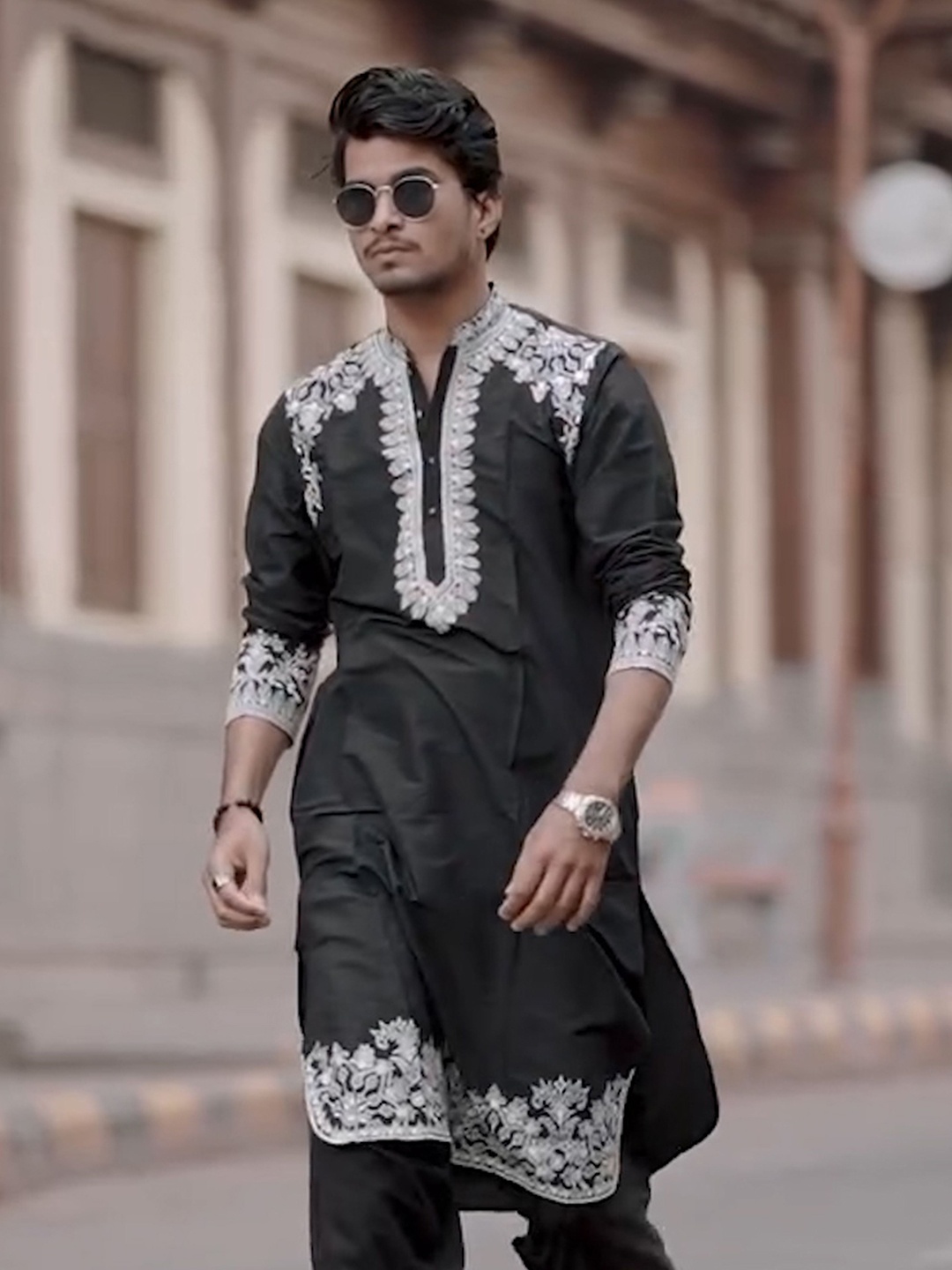 

KISAH Floral Embroidered Mandarin Collar Cotton Kurta, Black