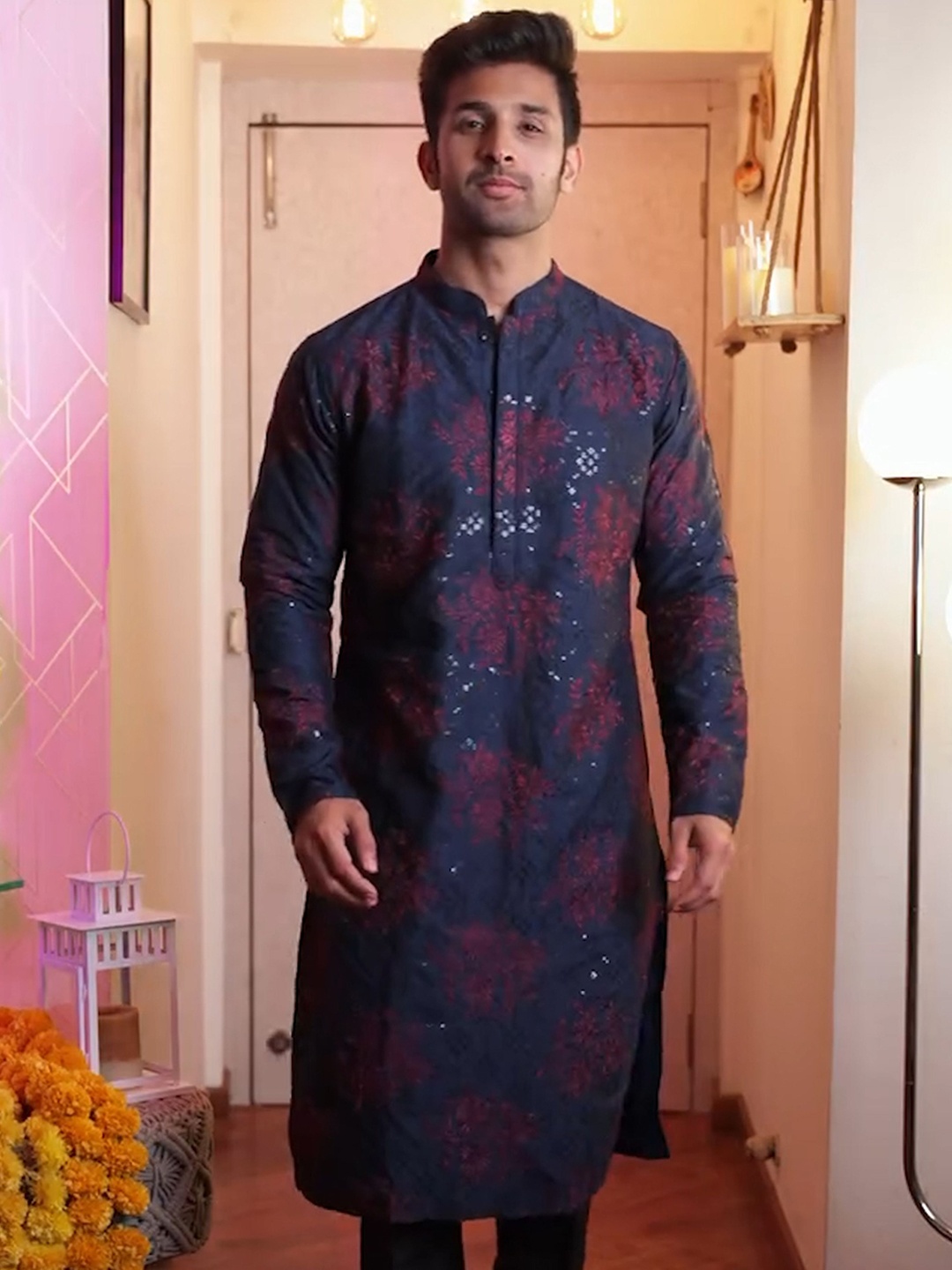 

KISAH Floral Embroidered Thread Work Kurta, Navy blue