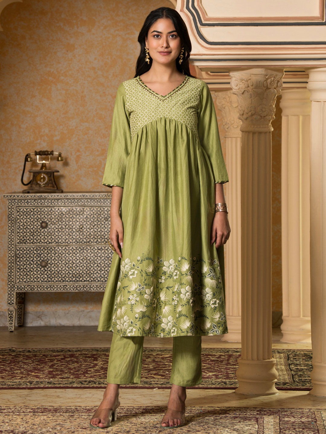 

SAHASIKA Floral Printed V Neck Beads and Stones Empire Anarkali Kurta & Trouser & Dupatta, Green