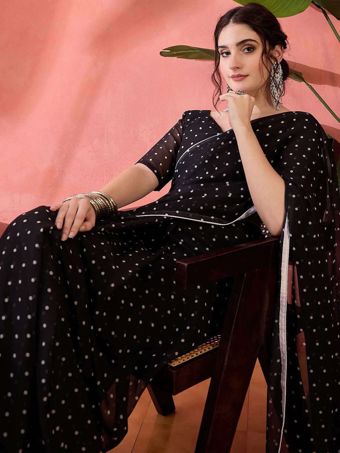 

Sangria Polka Dot Printed Saree With Unstitched Blouse, Black