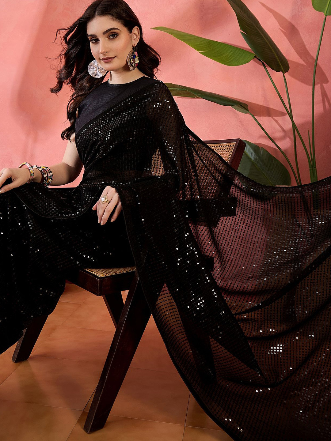 

Sangria Embellished Saree With Unstitched Blouse, Black