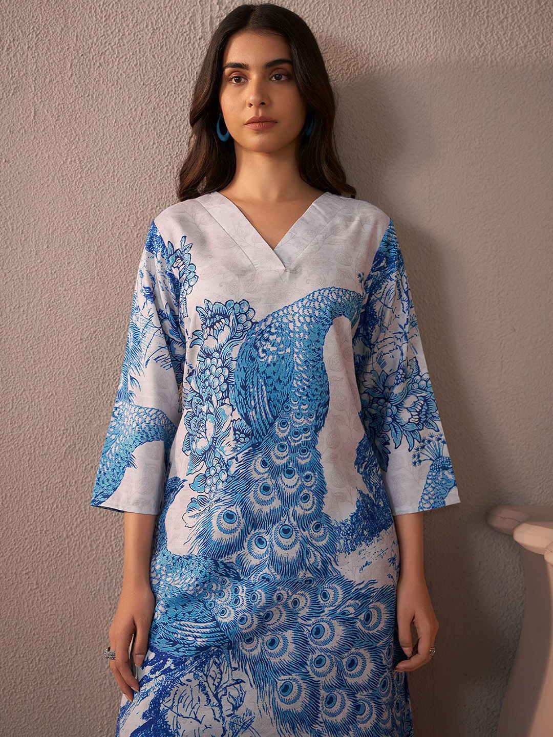 

Indo Era Floral Printed Straight Kurta With Trouser, Blue