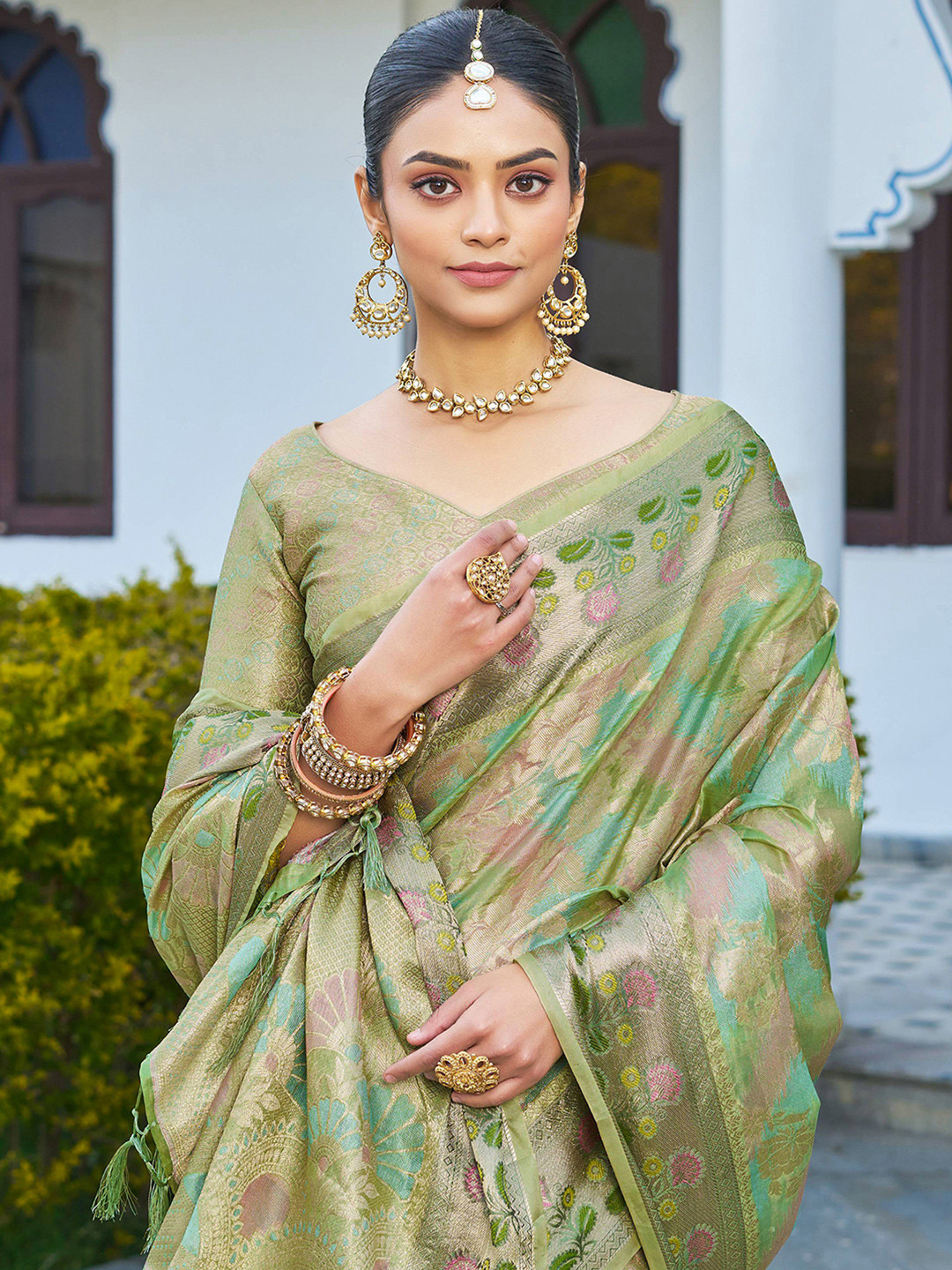 

Satrani Woven Design Zari Pure Silk Banarasi Saree, Green