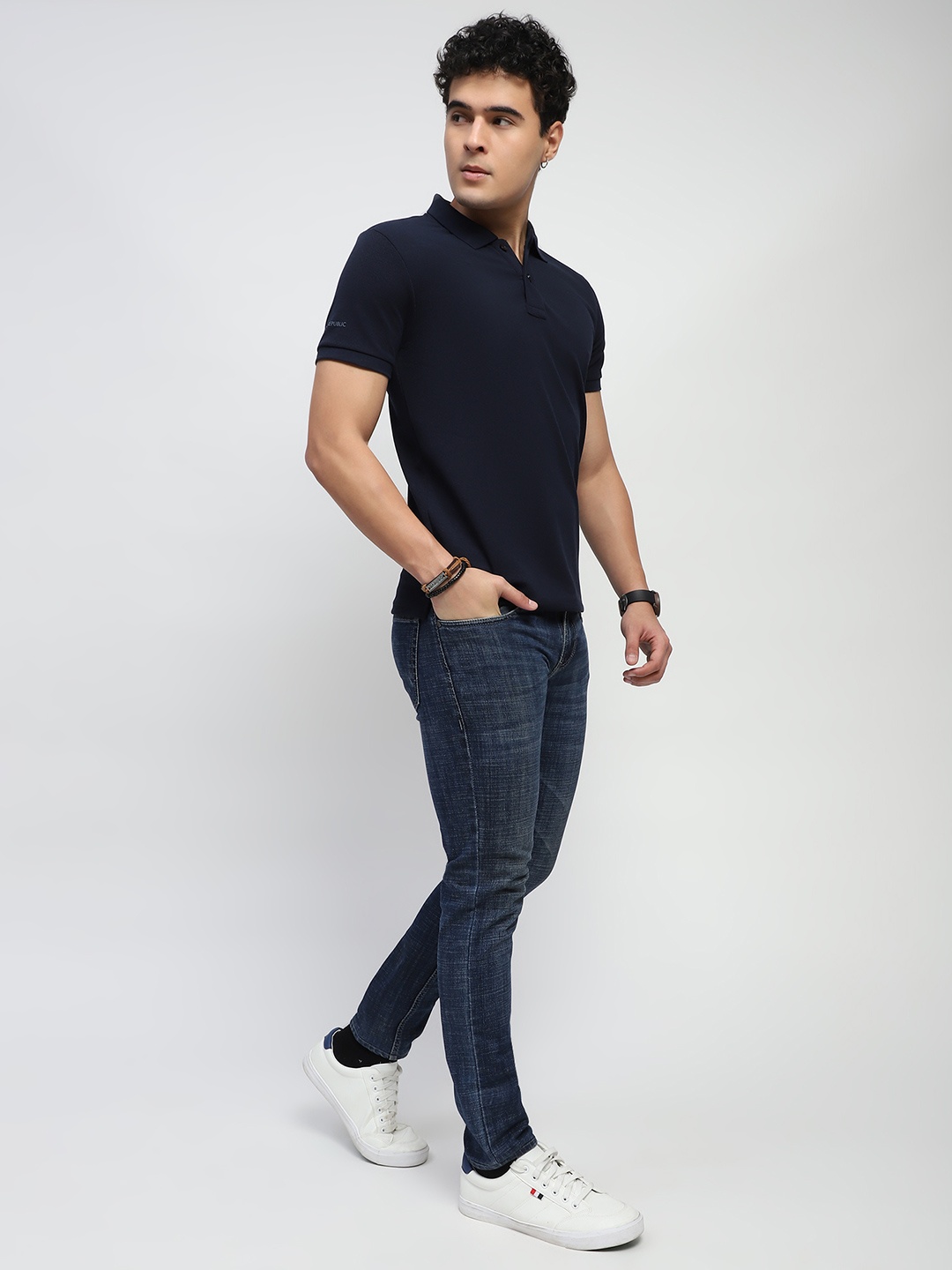 

Global Republic Men Polo Collar T-shirt, Navy blue