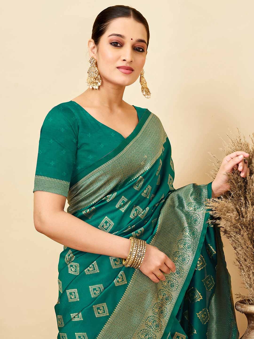 

KALINI Woven Design Zari Silk Blend Banarasi Saree, Green