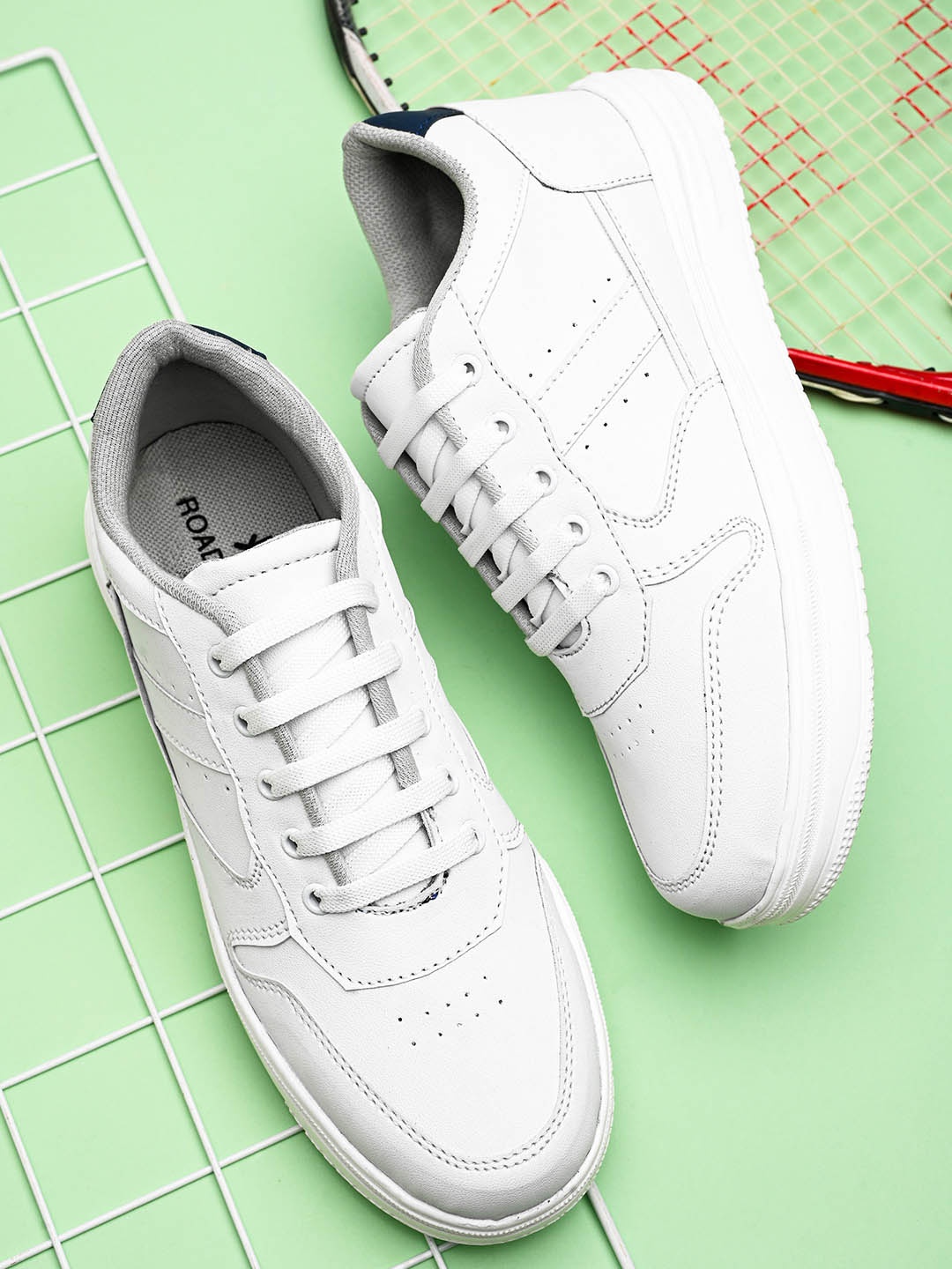 

The Roadster Lifestyle Co. Men Casual Sneakers, White