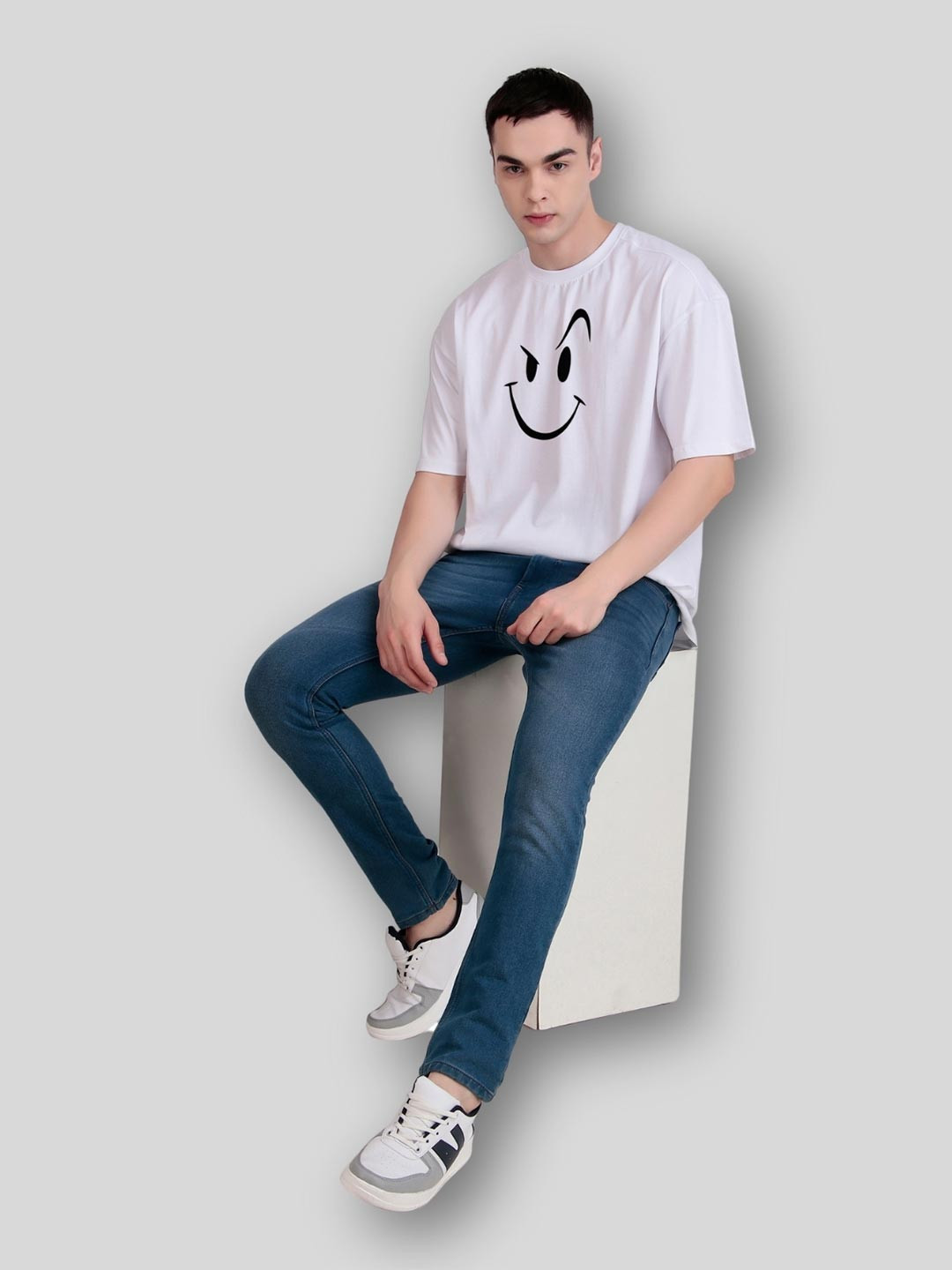 

FLYIND VOGUE OUTFIT Men Printed Bio Finish Applique T-shirt, White