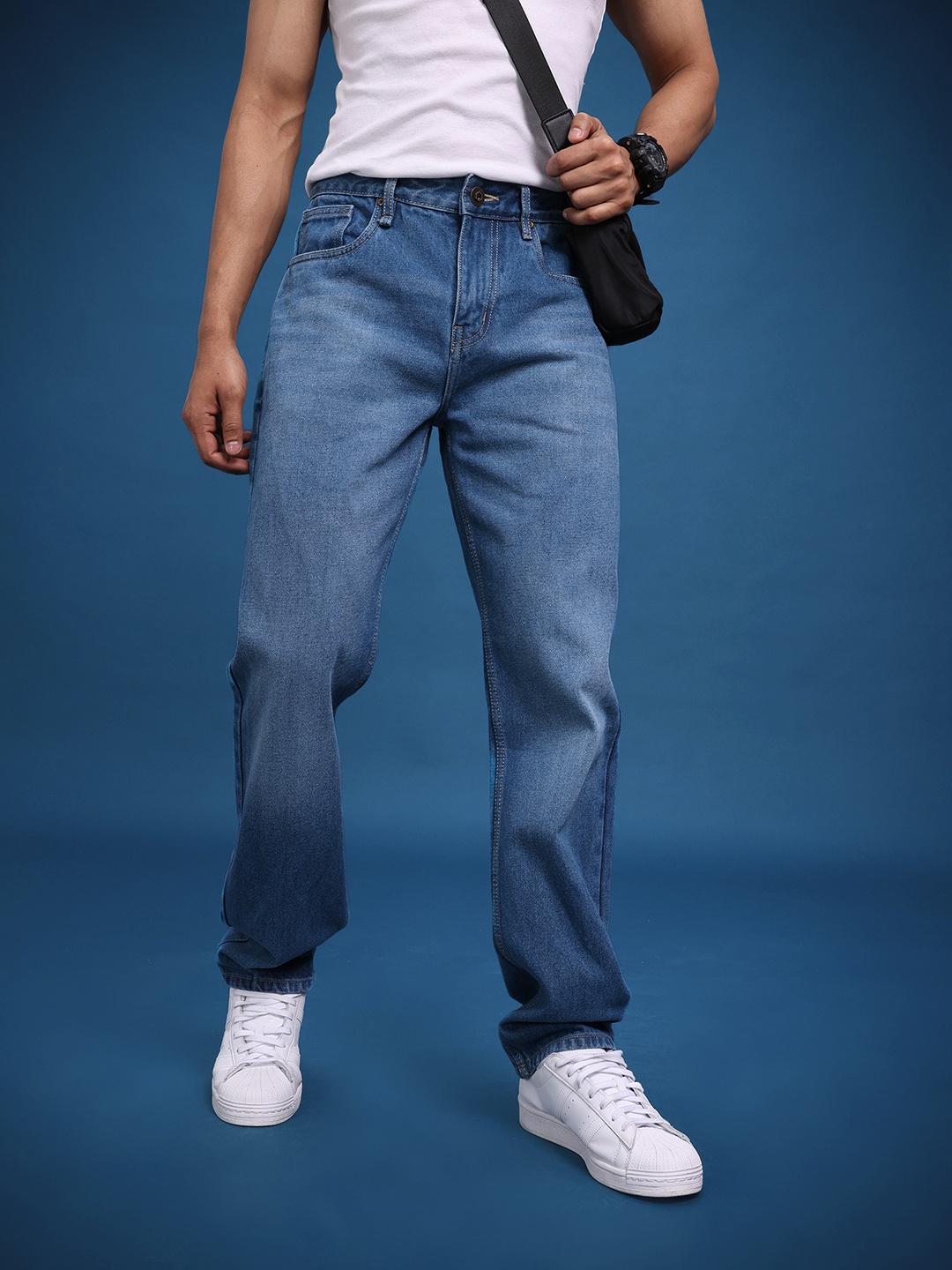 

The Roadster Lifestyle Co. Men Straight Fit Jeans, Blue