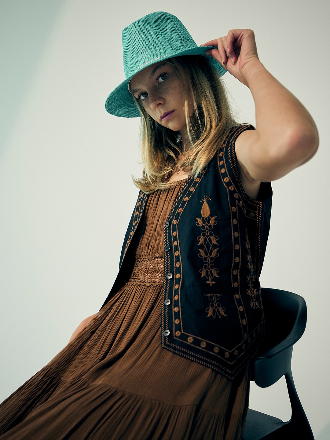 

Virgio Clemmi Black Embroidered Vest