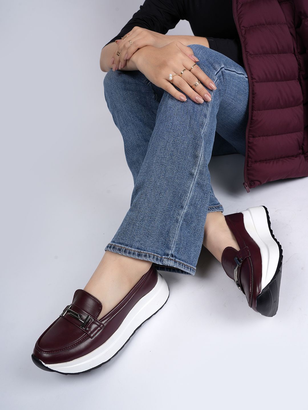 

The Roadster Lifestyle Co Women Round Toe Casual Sneakers, Burgundy