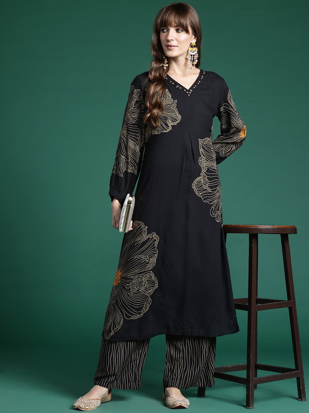 

Indo Era Floral Printed Regular Beads and Stones Kurta with Trousers, Black