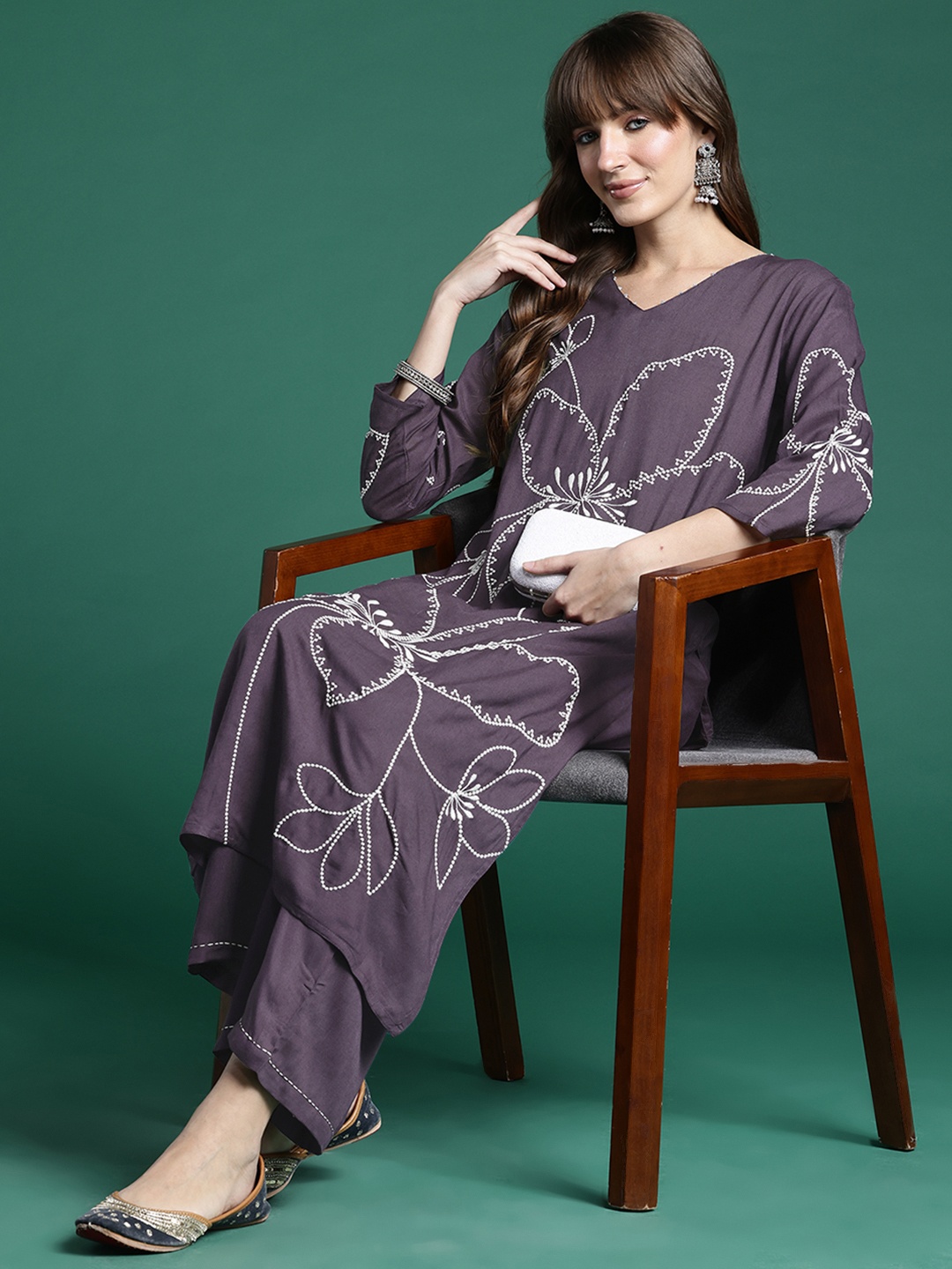 

Indo Era Floral Embroidered Regular Thread Work Kurta with Palazzos, Grey