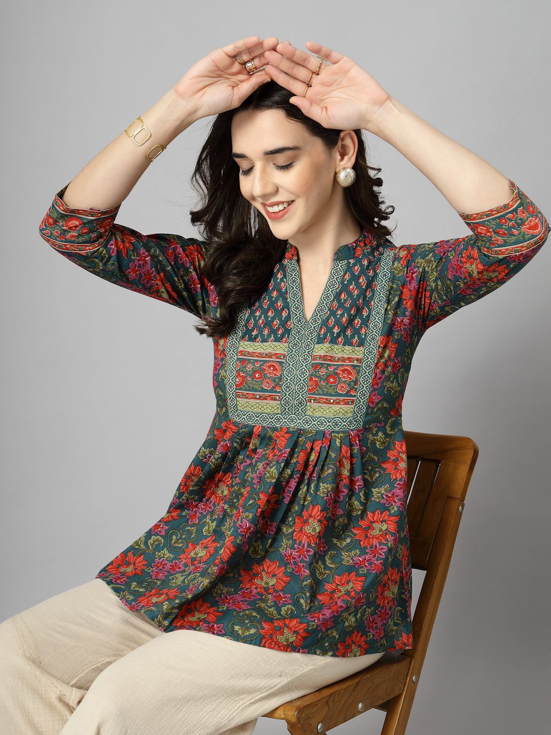 

QOMN Floral Print Mandarin Collar Cotton Top, Green