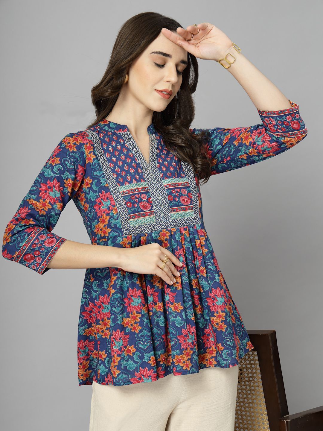 

QOMN Floral Print Mandarin Collar Cotton Top, Blue