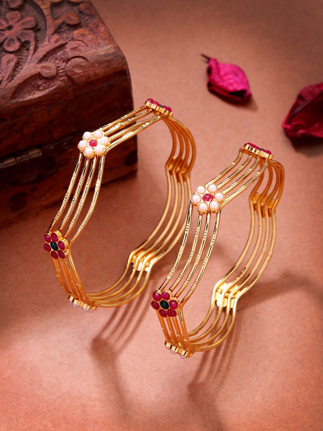 

Anouk Women's Set of 2 Gold-Plated Artificial Stones Traditional Bangles