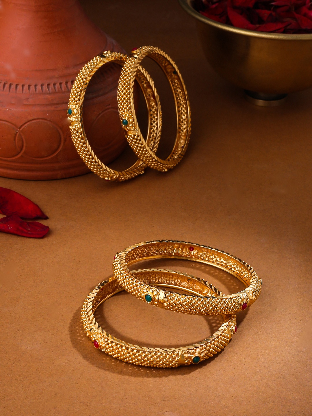 

Anouk Set of 2 Kundan Studded Bangles, Gold