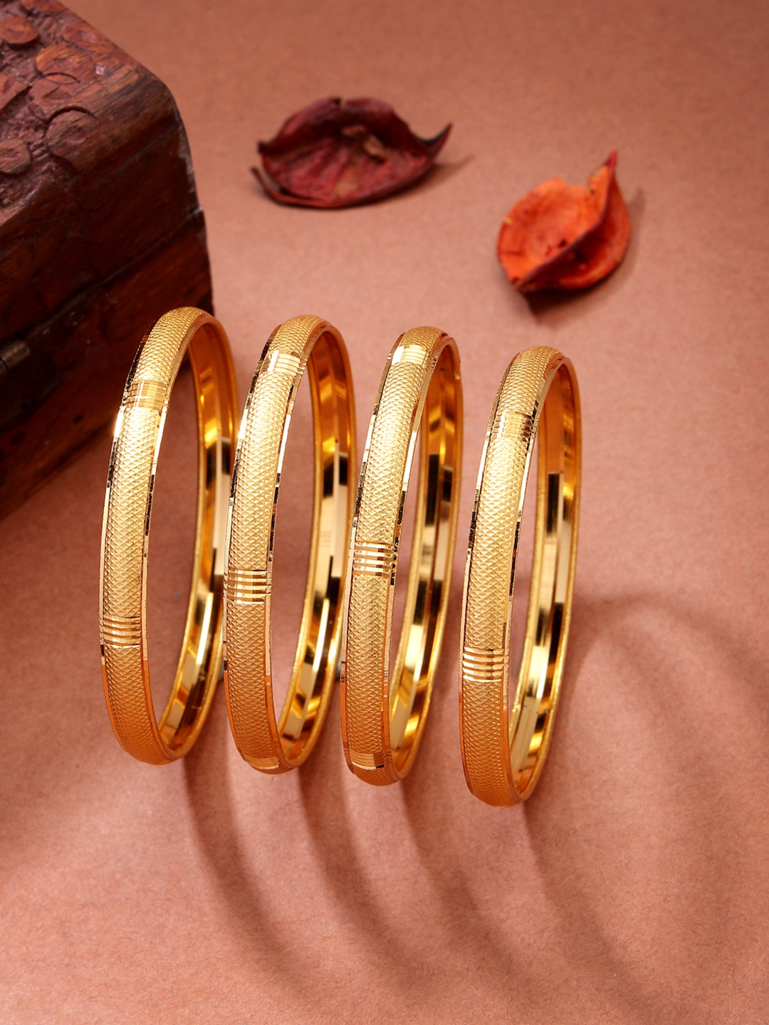

Anouk Women Set of 4 Gold-Plated Traditional Bangles