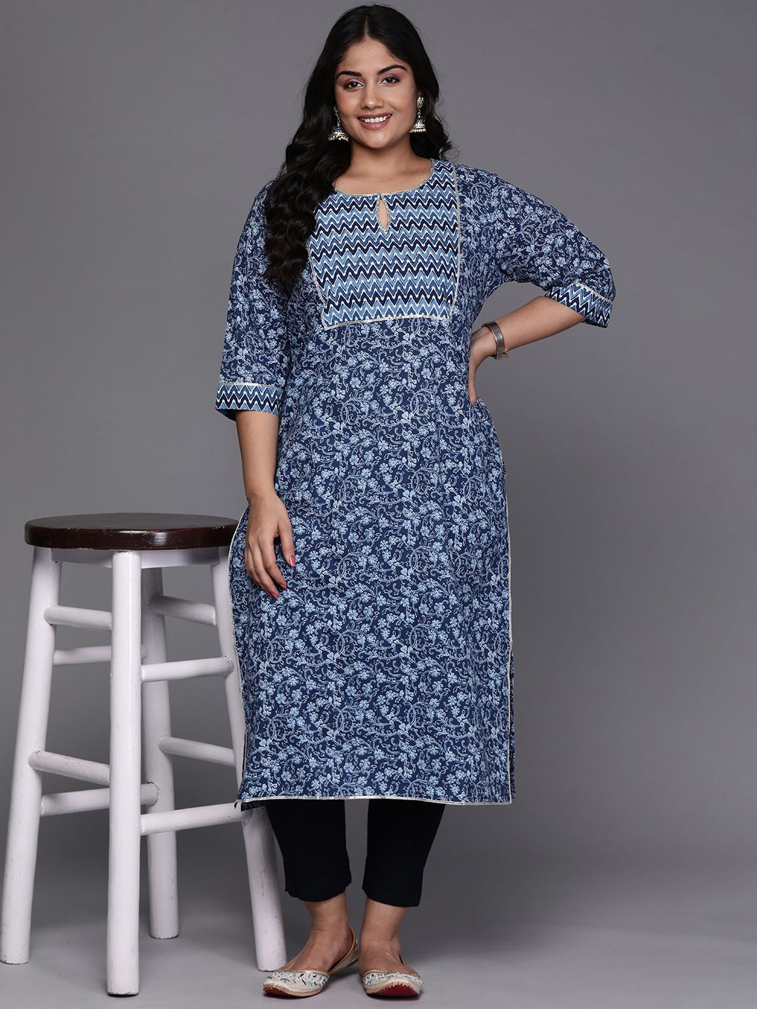 

EXTRA LOVE BY LIBAS Women Floral Printed Keyhole Neck Gotta Patti Kurta, Blue