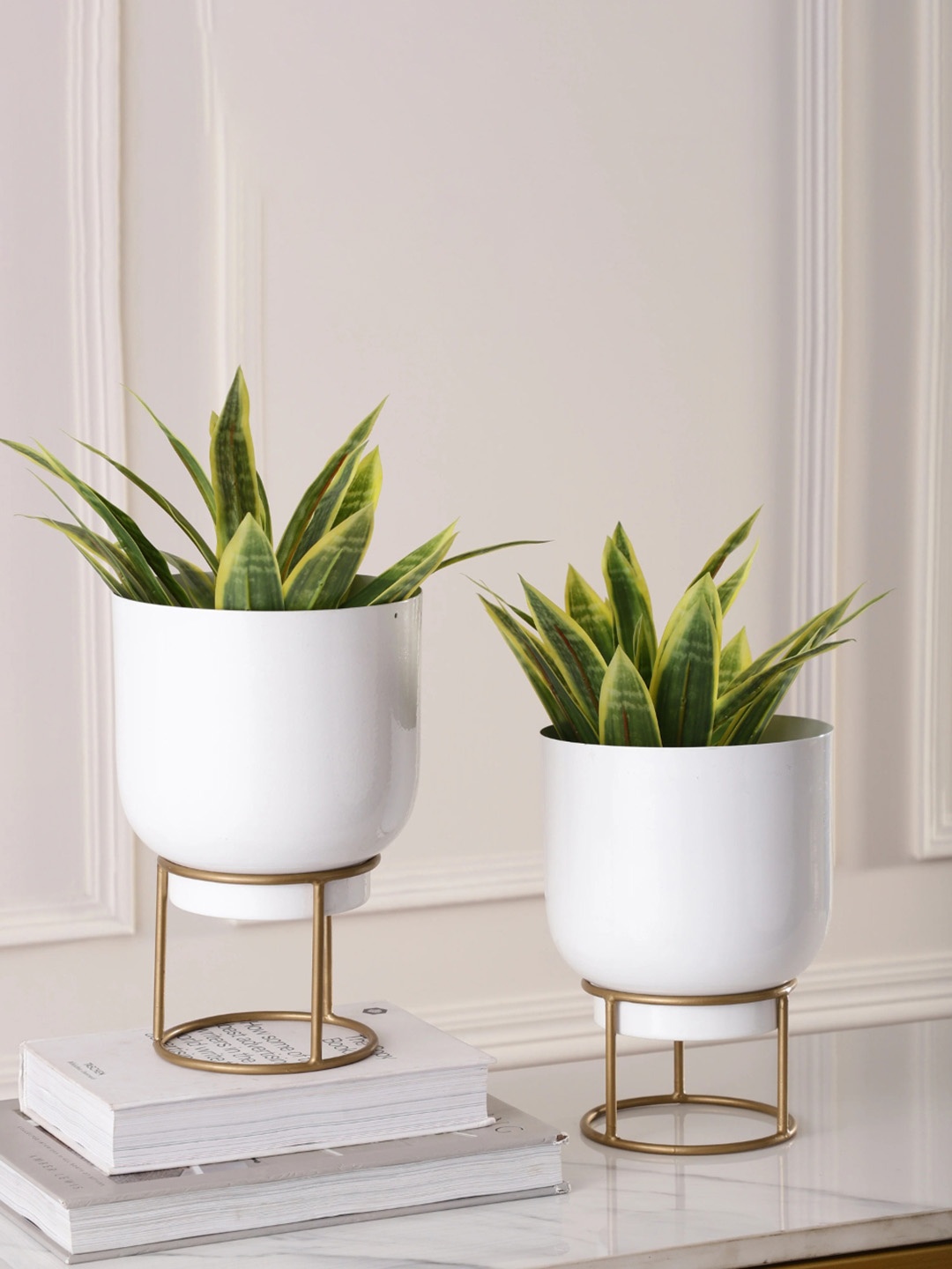 

Sammsara 2-Pcs Black Olivia Planter, White