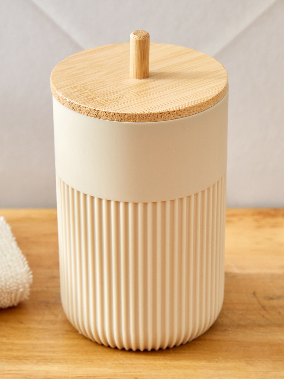 

Home Centre Beige Plastic Core