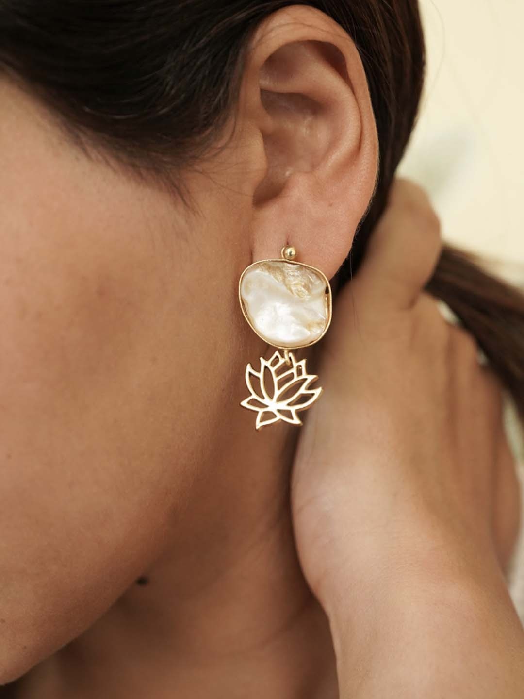 

Soul Works Contemporary Drop Earrings, Gold