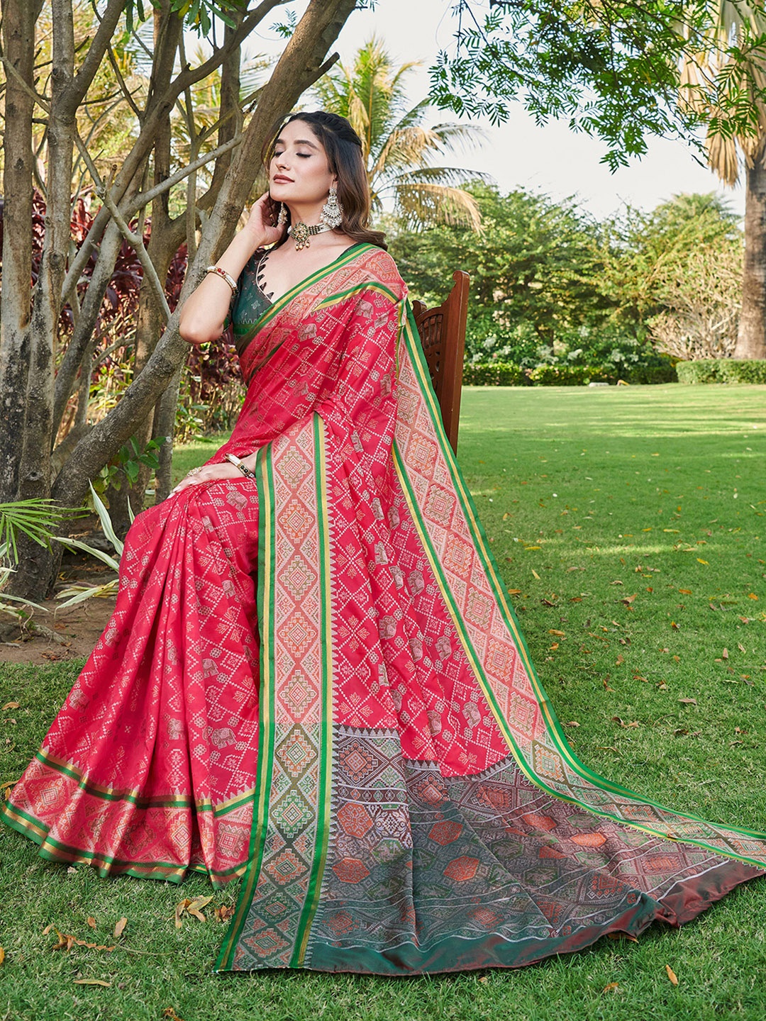 

Satrani Woven Design Zari Pure Silk Patola Saree, Pink