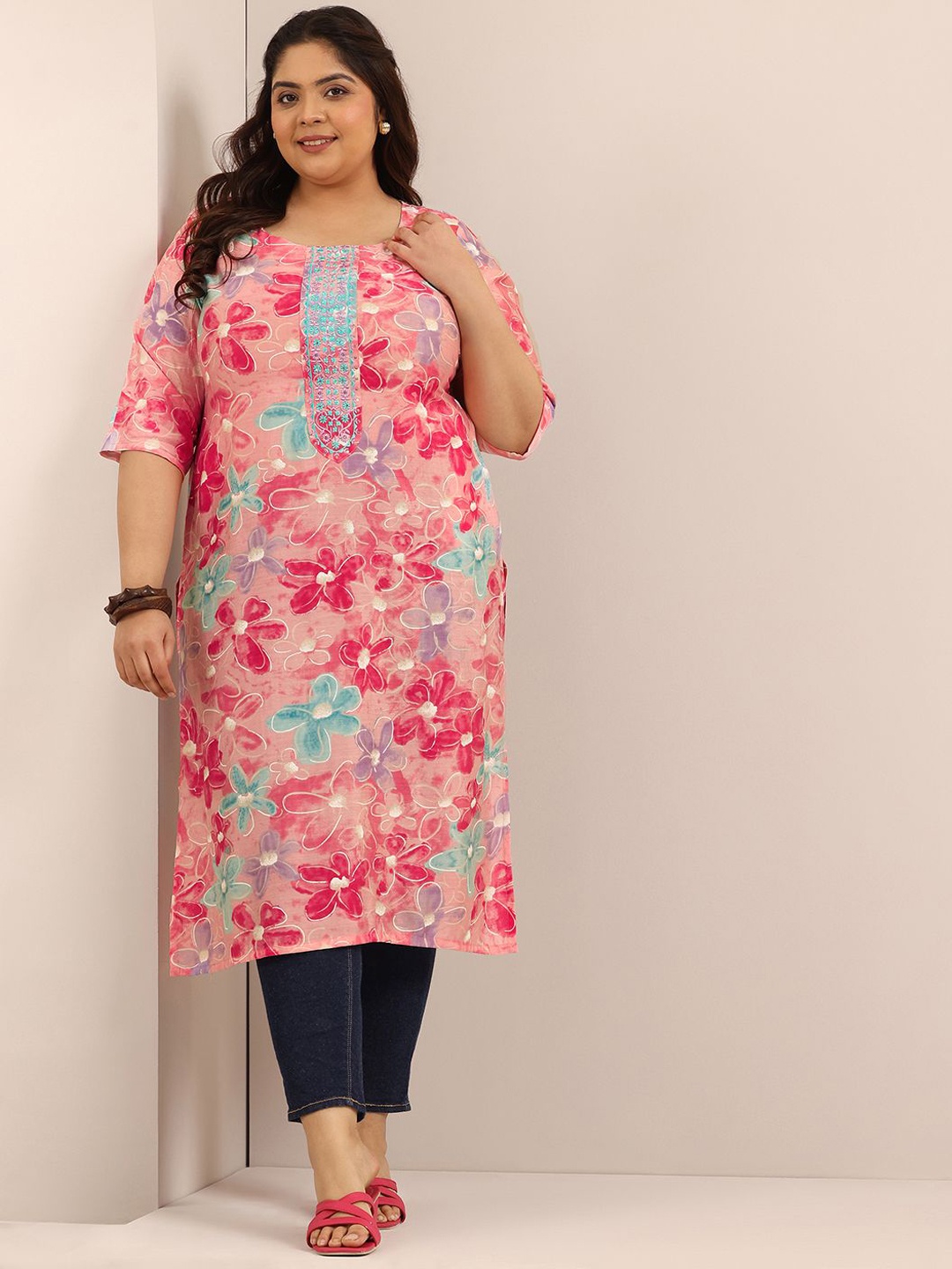 

EXTRA LOVE BY LIBAS Plus Size Women Floral Printed Thread Work Kurta, Pink