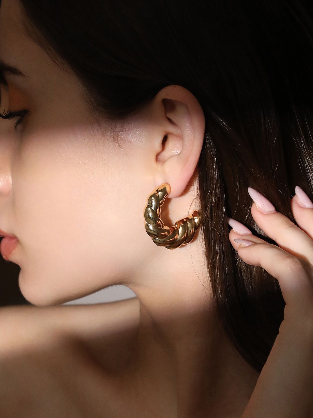

SOHI Contemporary Hoop Earrings, Gold