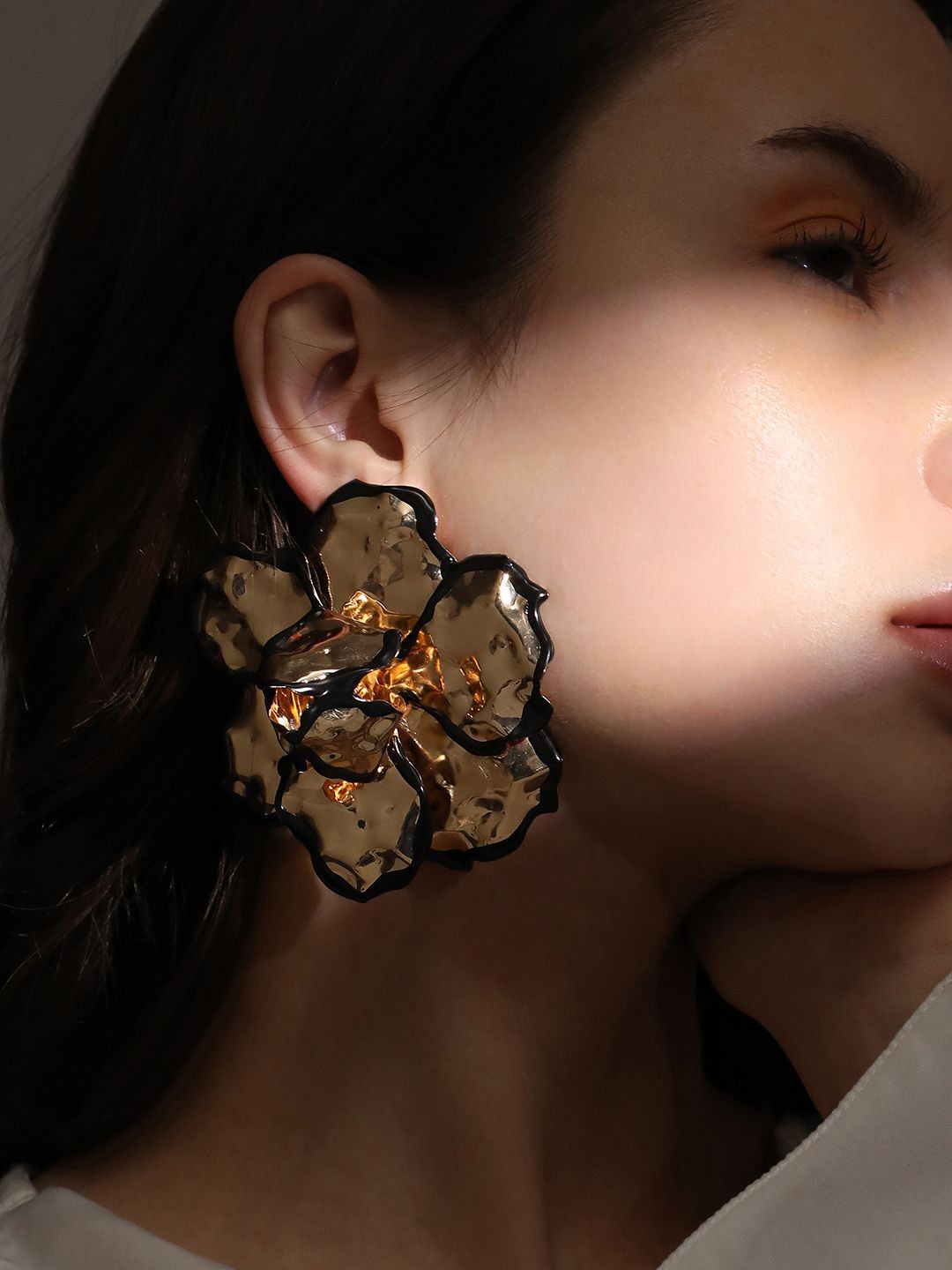 

SOHI Contemporary Studs Earrings, Gold