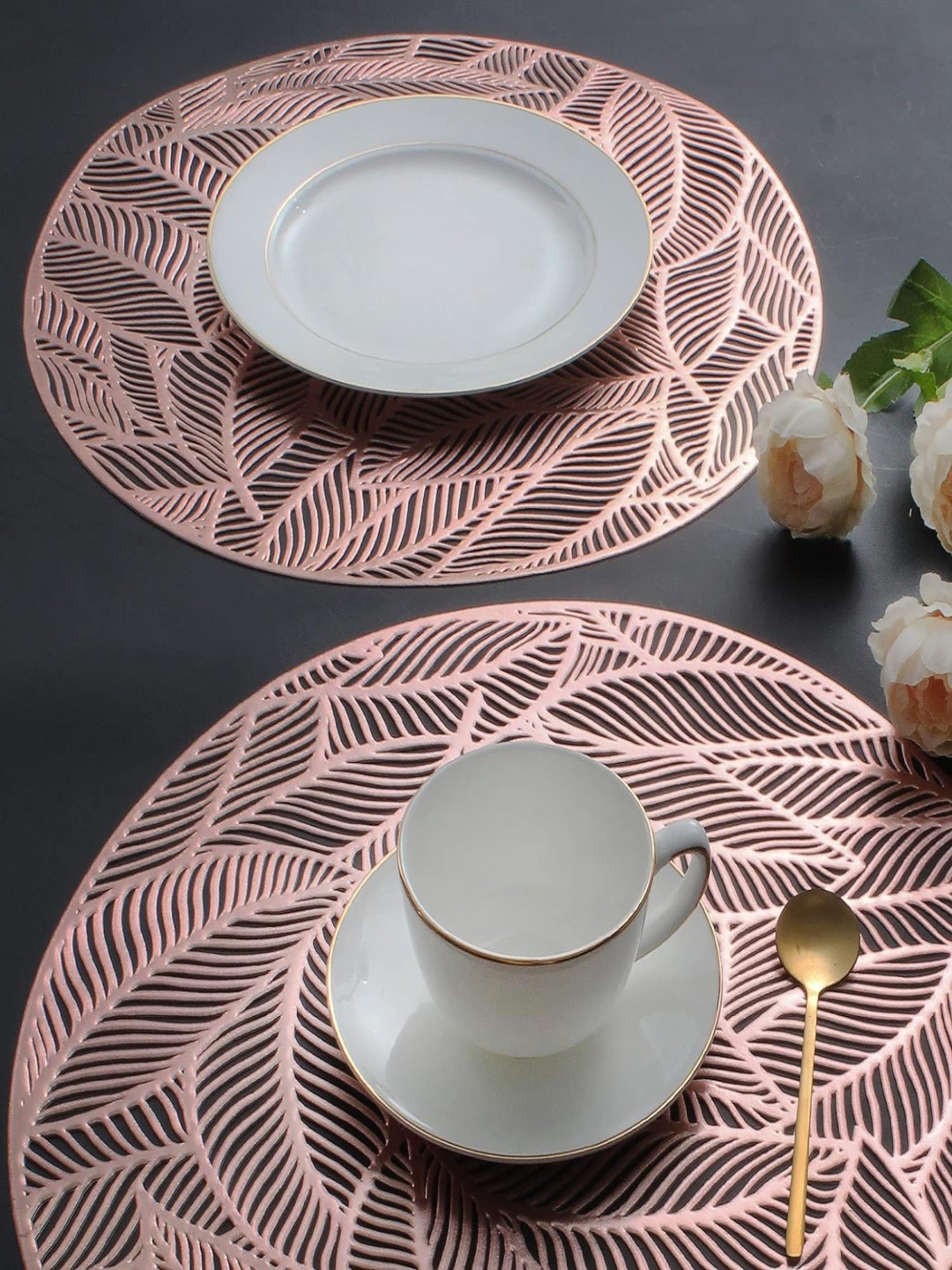 

royalkart Rose Gold Round Leaf Cutwork TableMat