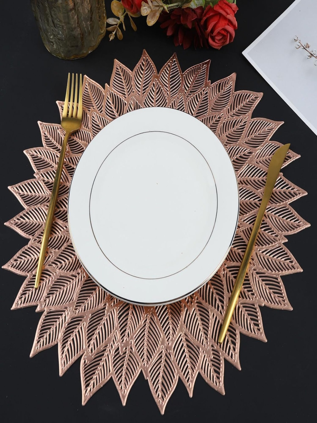 

royalkart Rose Gold Round Leaf Cutwork TableMat