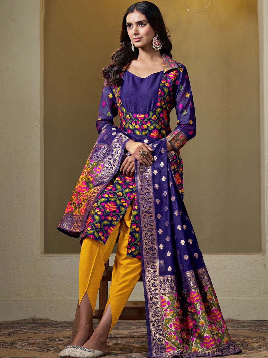 

Sangria Brocade Straight Kurta Dhoti Pant With Dupatta, Blue